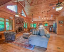 United States North Carolina Tryon vacation rental compare prices direct by owner 34028326