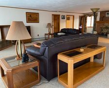 United States New York Penn Yan vacation rental compare prices direct by owner 34507594