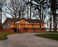 United States Texas Mount Pleasant vacation rental compare prices direct by owner 34607895