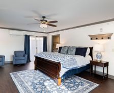 United States Missouri Parkville vacation rental compare prices direct by owner 33556310