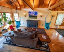 United States Oregon Hood River vacation rental compare prices direct by owner 121825