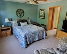 United States Pennsylvania Edinboro vacation rental compare prices direct by owner 316725