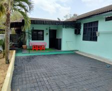 Malaysia Terengganu Chukai vacation rental compare prices direct by owner 8164437