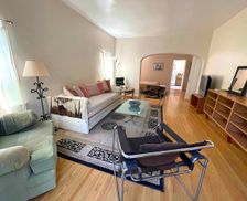 United States California Los Angeles vacation rental compare prices direct by owner 12041137