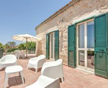 Italy Sicilia Marina di Ragusa vacation rental compare prices direct by owner 33210299