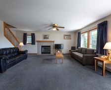 United States New York Lake George vacation rental compare prices direct by owner 2308582