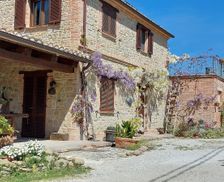 Italy MC Sant'Angelo in Pontano vacation rental compare prices direct by owner 24992270