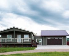 United States Montana Hardin vacation rental compare prices direct by owner 1363519