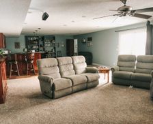 United States Iowa Ankeny vacation rental compare prices direct by owner 1286541