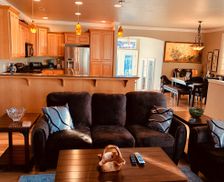 United States Oregon Medford vacation rental compare prices direct by owner 11452000