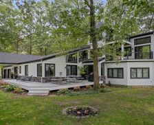 United States Michigan Holland vacation rental compare prices direct by owner 2585503