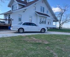 United States Illinois Pittsfield vacation rental compare prices direct by owner 337196