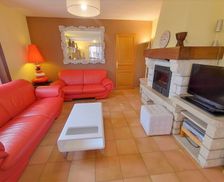 France Occitanie Bellegarde vacation rental compare prices direct by owner 6394476