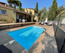 France Provence-Alpes-Côte d'Azur Bormes-les-Mimosas vacation rental compare prices direct by owner 5045823