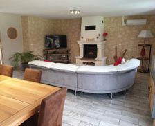 France Nouvelle-Aquitaine Noaillan vacation rental compare prices direct by owner 29875044