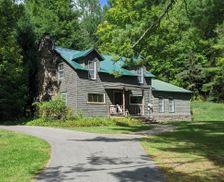 United States New York Brant Lake vacation rental compare prices direct by owner 11579011