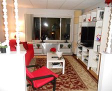 United States New York Queens vacation rental compare prices direct by owner 903203