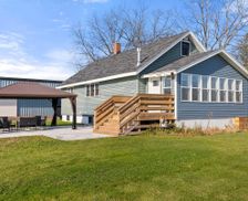 United States Michigan Traverse City vacation rental compare prices direct by owner 184881
