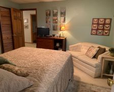 United States Illinois Warrenville vacation rental compare prices direct by owner 614745