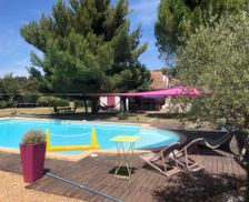 France Provence-Alpes-Côte d'Azur Simiane-Collongue vacation rental compare prices direct by owner 9679909