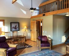 United States Michigan Lansing vacation rental compare prices direct by owner 10944308