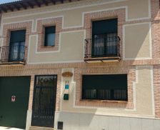 Spain Castilla y León Torrecaballeros vacation rental compare prices direct by owner 11440463