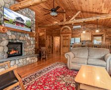 United States New York North Creek vacation rental compare prices direct by owner 2104258