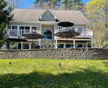 United States New York Lake George vacation rental compare prices direct by owner 2430508