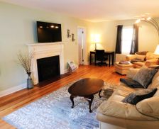 United States New York Rensselaer vacation rental compare prices direct by owner 11458839