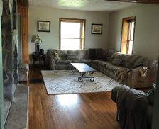 United States New York Cleveland vacation rental compare prices direct by owner 12049089