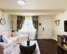 United States California Redwood City vacation rental compare prices direct by owner 11559307