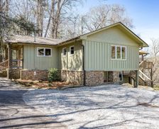 United States North Carolina Highlands vacation rental compare prices direct by owner 2802909