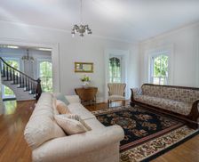 United States New York Fredonia vacation rental compare prices direct by owner 27254233