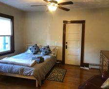 United States Rhode Island West Warwick vacation rental compare prices direct by owner 2737551