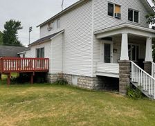 United States Michigan Menominee vacation rental compare prices direct by owner 2689703