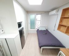 South Korea Seoul Mapo-gu vacation rental compare prices direct by owner 25685611