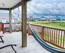 United States Texas Surfside Beach vacation rental compare prices direct by owner 13075102