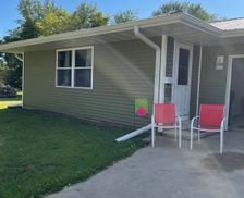 United States Iowa Winterset vacation rental compare prices direct by owner 8268379