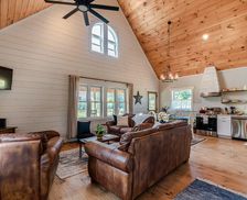 United States North Carolina Brevard-Pisgah Forest vacation rental compare prices direct by owner 8300722