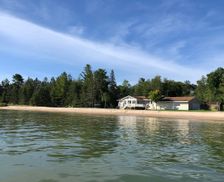 United States Michigan Ocqueoc vacation rental compare prices direct by owner 11484964