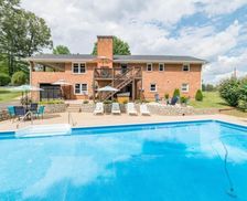 United States Virginia Lynchburg vacation rental compare prices direct by owner 9407826