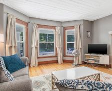 United States New York Syracuse vacation rental compare prices direct by owner 8106619