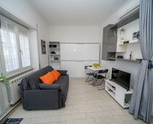 Italy Lazio Fiumicino vacation rental compare prices direct by owner 4586959