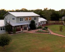 United States Texas Smithville vacation rental compare prices direct by owner 13059763