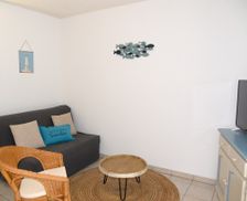 France Nouvelle-Aquitaine Soulac-sur-Mer vacation rental compare prices direct by owner 13087695