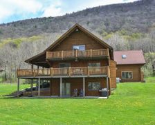 United States New York Canandaigua vacation rental compare prices direct by owner 10572291