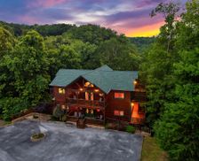 United States Tennessee Gatlinburg vacation rental compare prices direct by owner 10583478