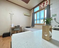 South Korea Seoul Yeongdeungpo-gu vacation rental compare prices direct by owner 10816997