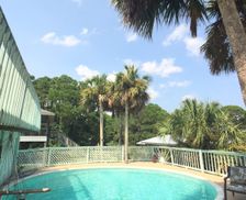 United States Florida Alligator Point vacation rental compare prices direct by owner 28175005