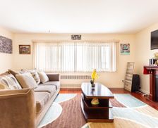 United States New York Queens vacation rental compare prices direct by owner 9943406